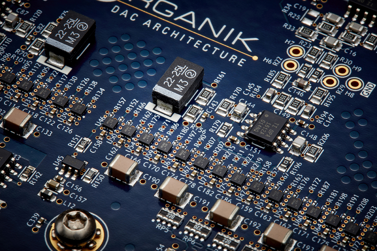 Klimax_DSM_2021_Internal_CircuitBoard_OrganikDAC_FlipFlopsCU_web-res